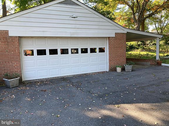 5th image of 10906 Fleetwood Dr