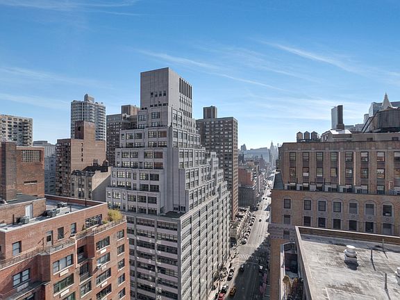 5th image of 120 E 34th St APT 20L