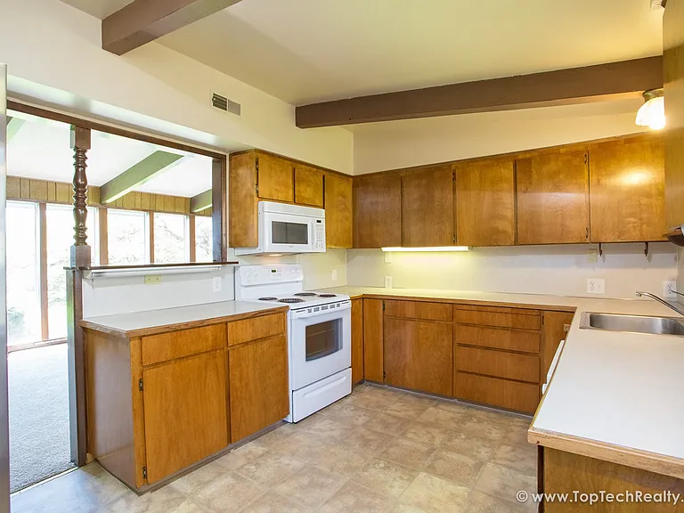 675 NW 123rd Ave — Photo 5
