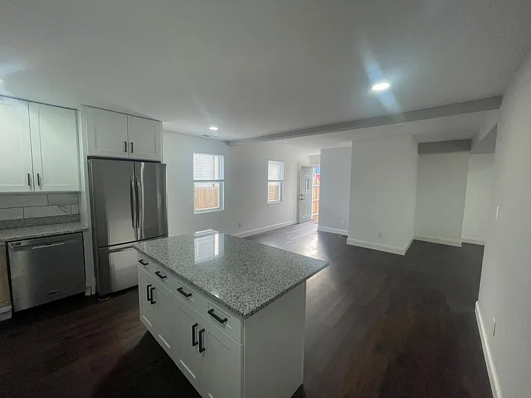 204 N Hamilton Ave — Photo 3
