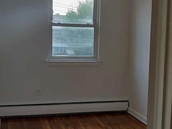 5th image of 278 Graff Ave #2