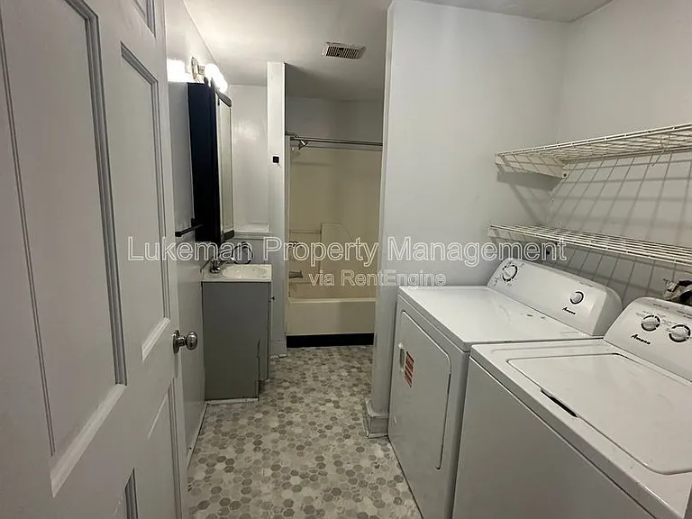 1512 S Burdick St — Photo 10