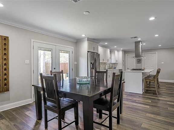 4th image of 10304 Tudor Ln