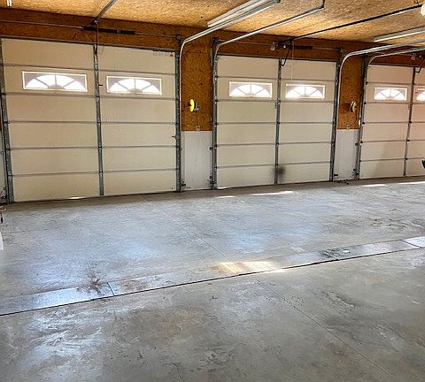 5th image of 405 Brooks St