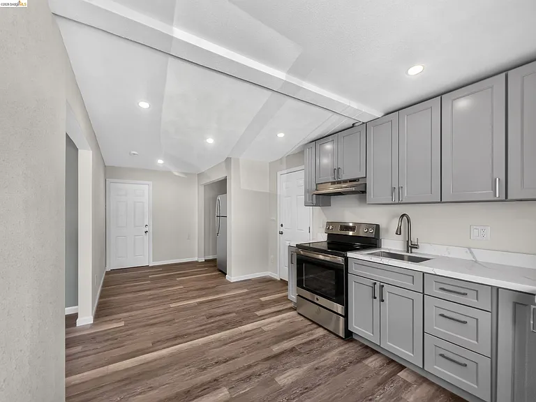 2322 Peachtree Cir #ADU — Photo 4