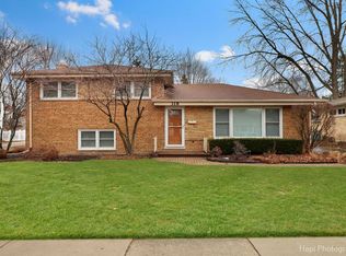 318 Dawes St, Libertyville, IL