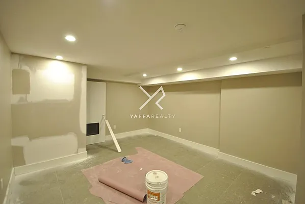 Rented by Yaffa Realty LLC | media 41