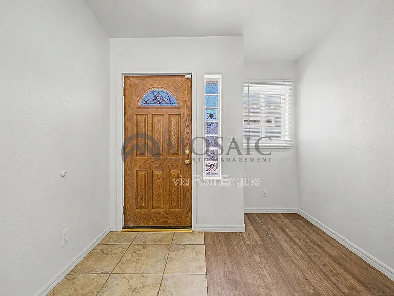 1625 S 74th St — Photo 8