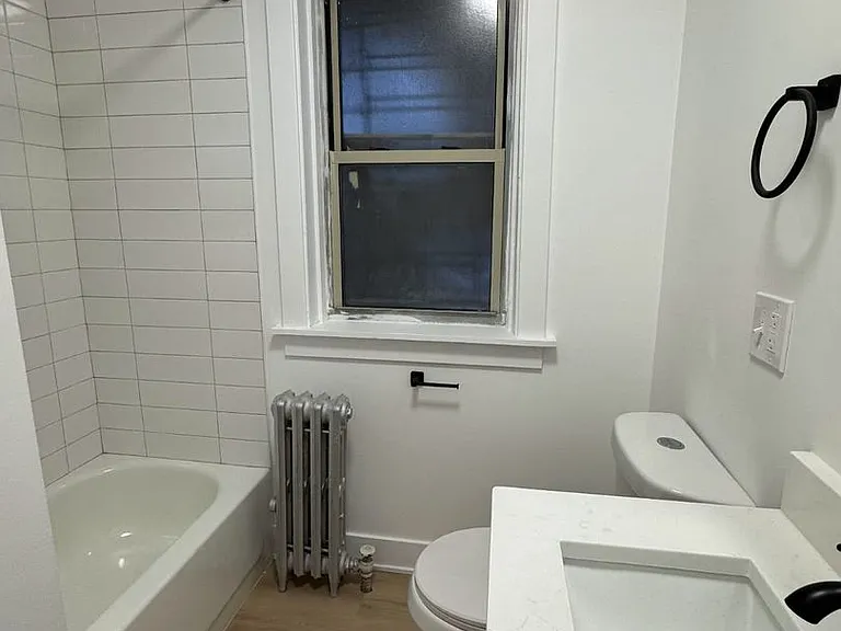 6310 N Artesian — Photo 22