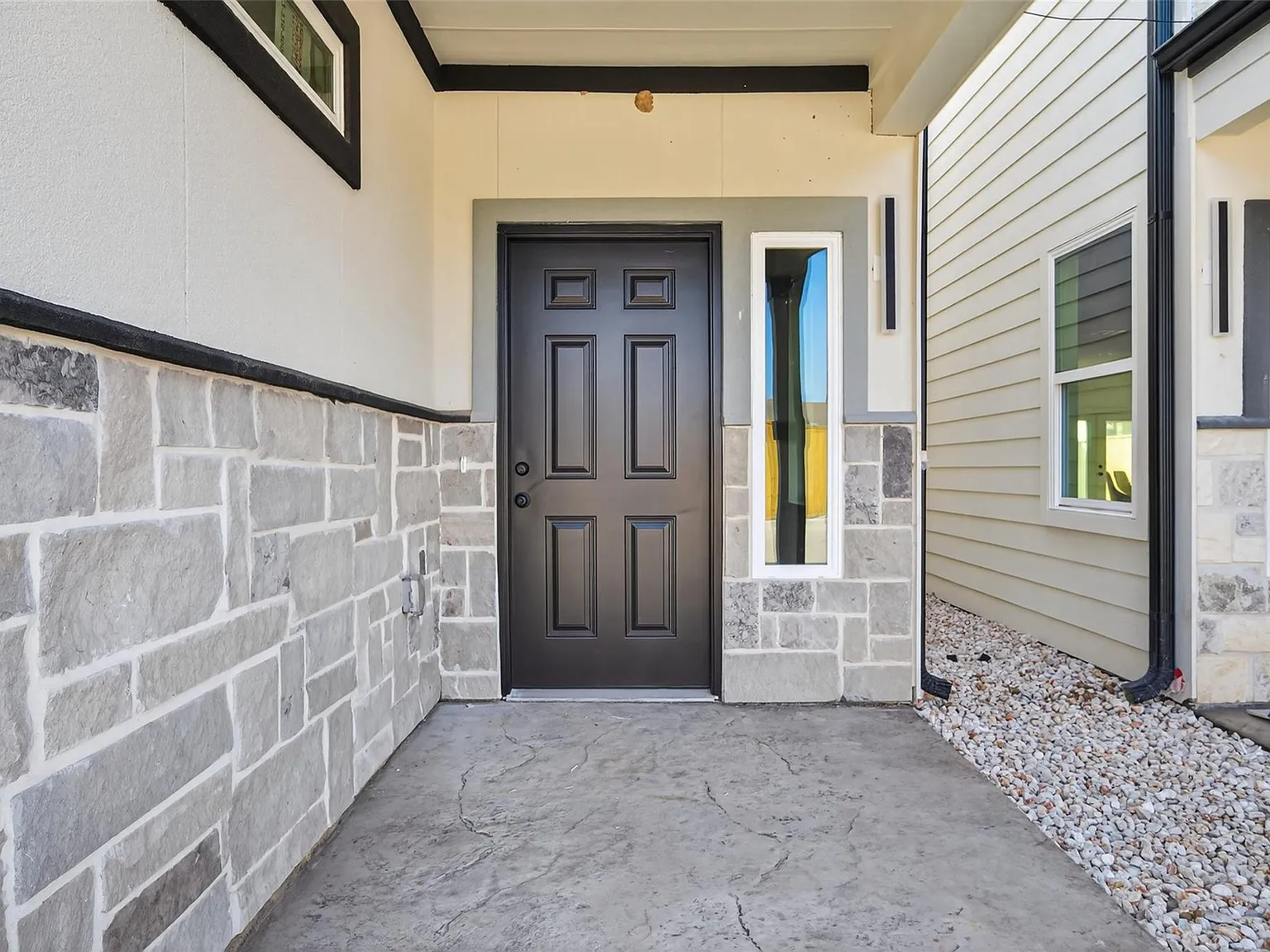 3 bed, 2.5 bath, 1980 sqft, $2,500 — Photo 3