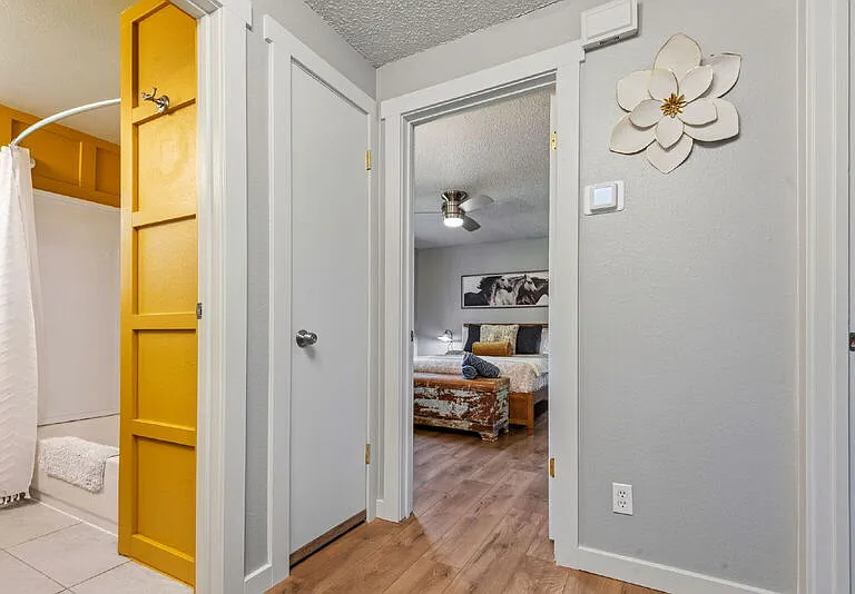 4327 W Grover St — Photo 17