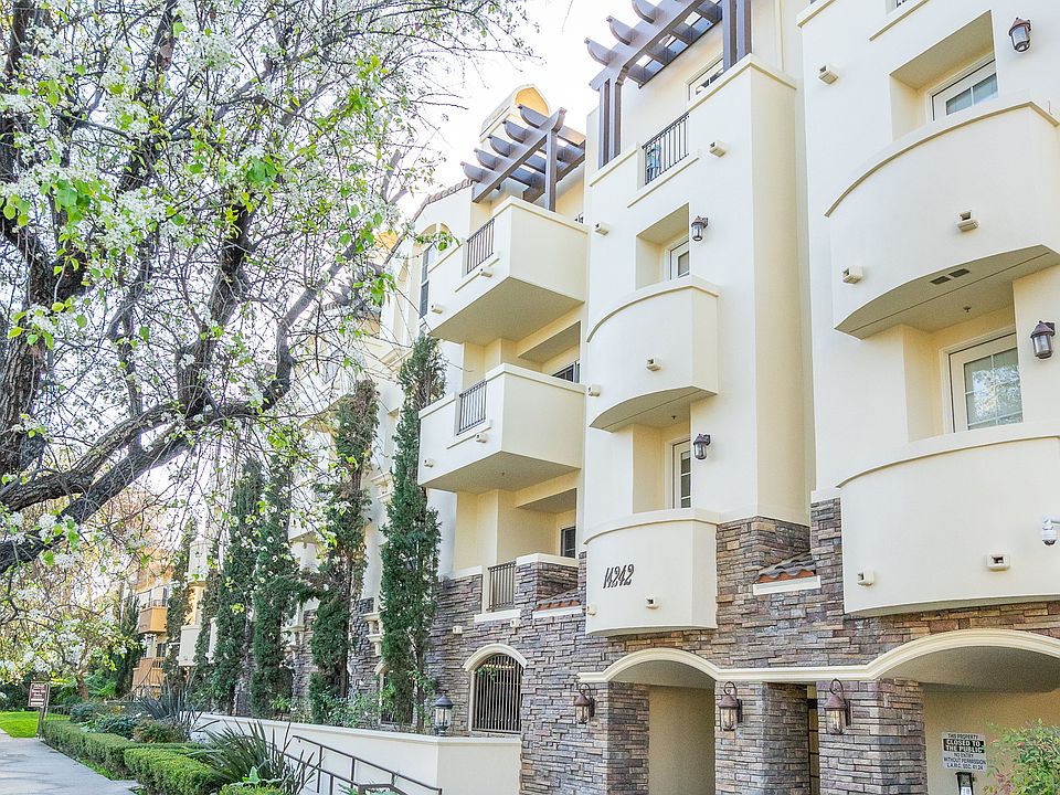 1st image of 14242 Burbank Blvd APT 106