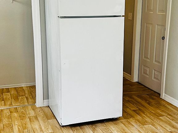 4th image of 6257 SE 36th Ave