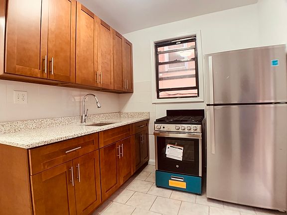 2nd image of 32-60 31st St #11