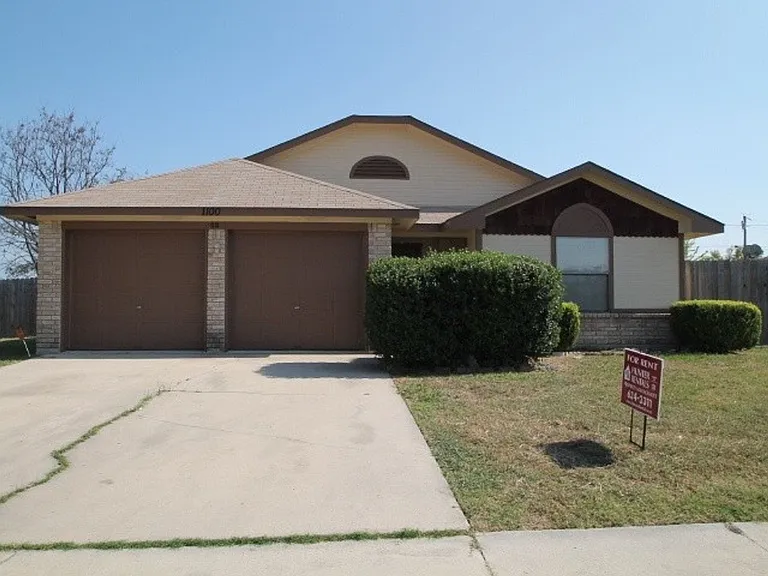1100 Goodhue Dr — Photo 9