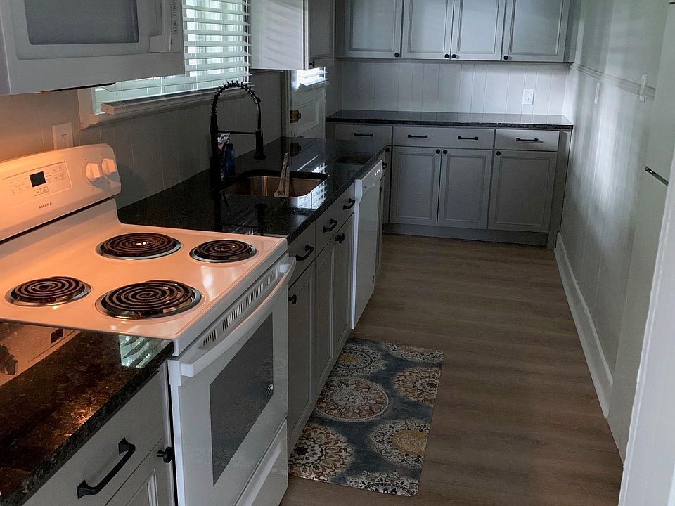 2nd image of 804 N Webster Ave Floor 1