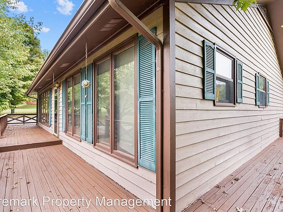 3rd image of 1544 Liberty Ln