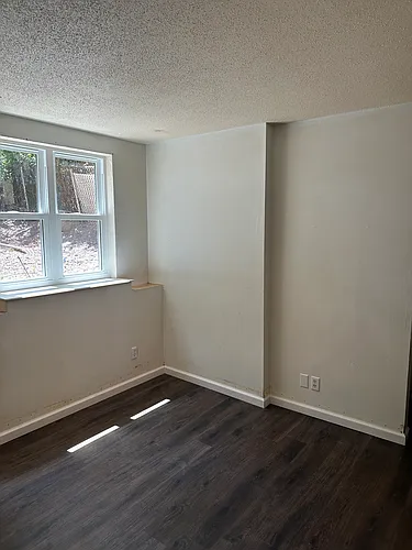 255 Crandall St #B Photo 1
