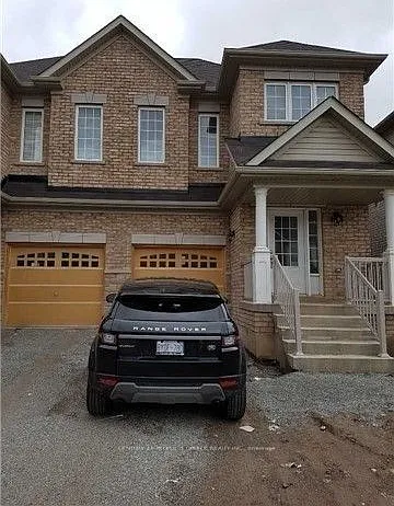 4 bed, $3,000 — Photo 1