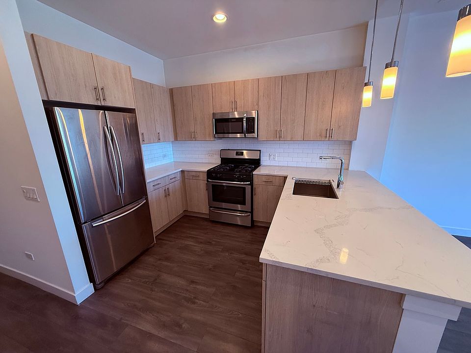 1st image of 1509 N Western Ave APT 205