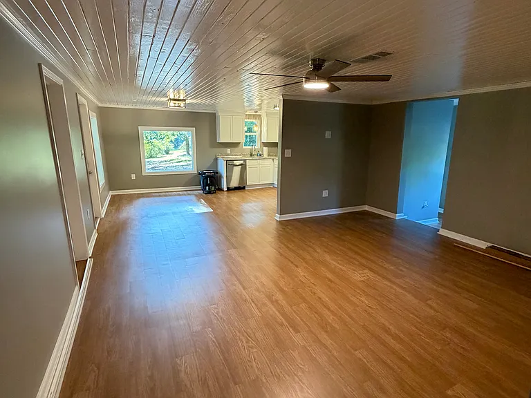 7788 Columbus Rd — Photo 6