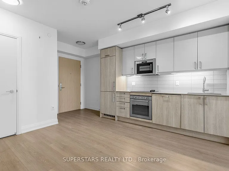 77 Mutual St #611 — Photo 7