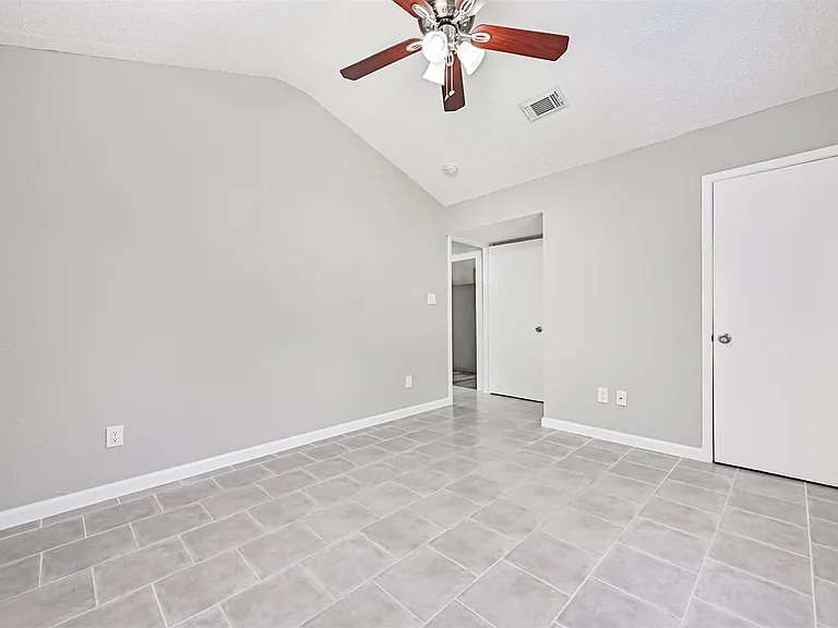 5220 Krueger Dr — Photo 33