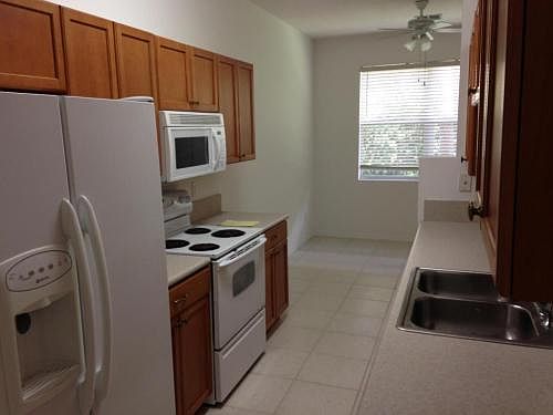 2nd image of 210 Seminole Palms Dr