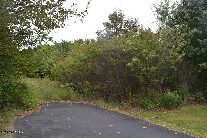 1st image of 4 & 5 Sandstone Dr
