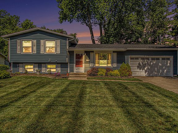 2nd image of 712 Knollwood Dr
