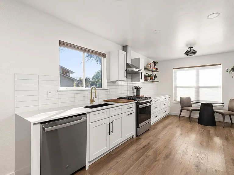 7909 Manassas Dr — Photo 8