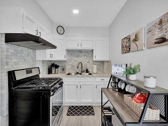 2nd image of 4060 Kendall St #B
