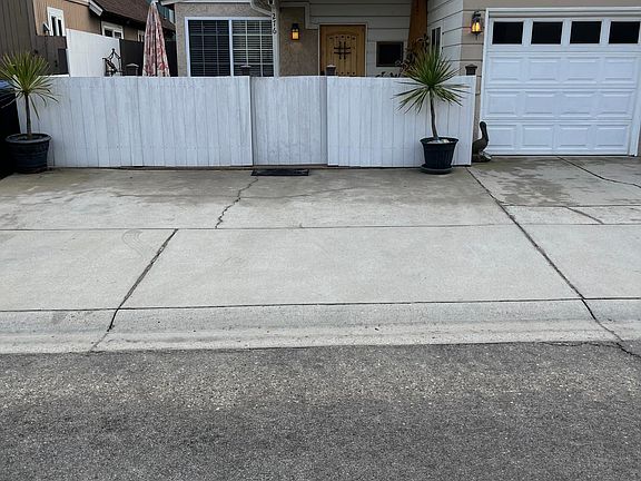 2nd image of 276 Santa Monica Dr