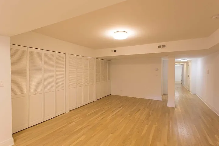 5512 S. Hyde Park Boulevard — Photo 16