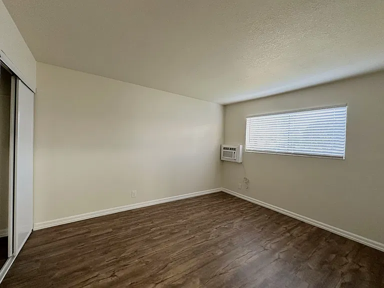 Lincoln Courtyards at 531 Glendora Avenue — Photo 38