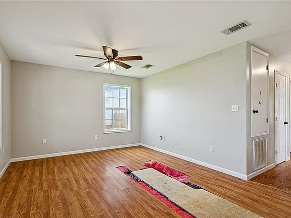 4th image of 26319 Indian Run Rd