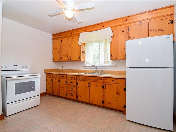 5th image of 1144 Morehead Ave SE