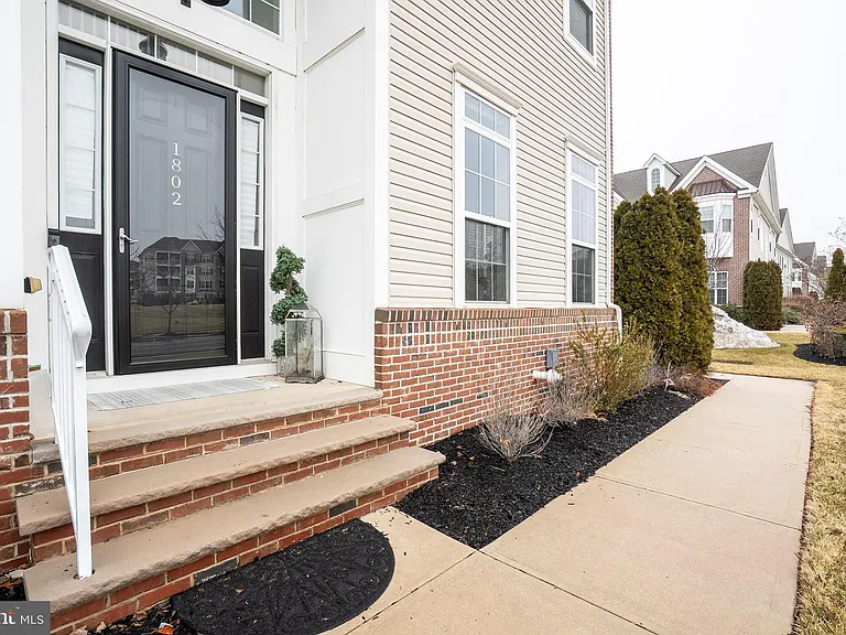 1802 Yearling Ct — Photo 7