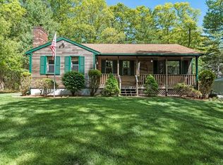 248 Perry Hill Rd, Acushnet, MA 02743