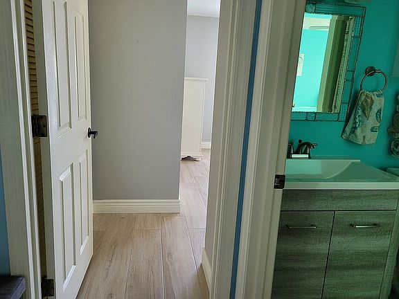 3rd image of 1727 Lake Pl APT A