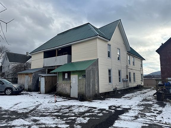 2nd image of 99 Robinson St