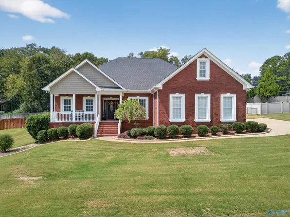 142 Barrington Cir, Alexandria, AL 36250