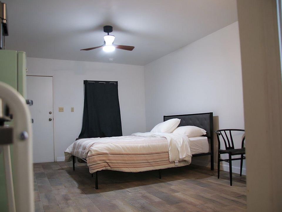 1st image of 1006 Essex East Dr