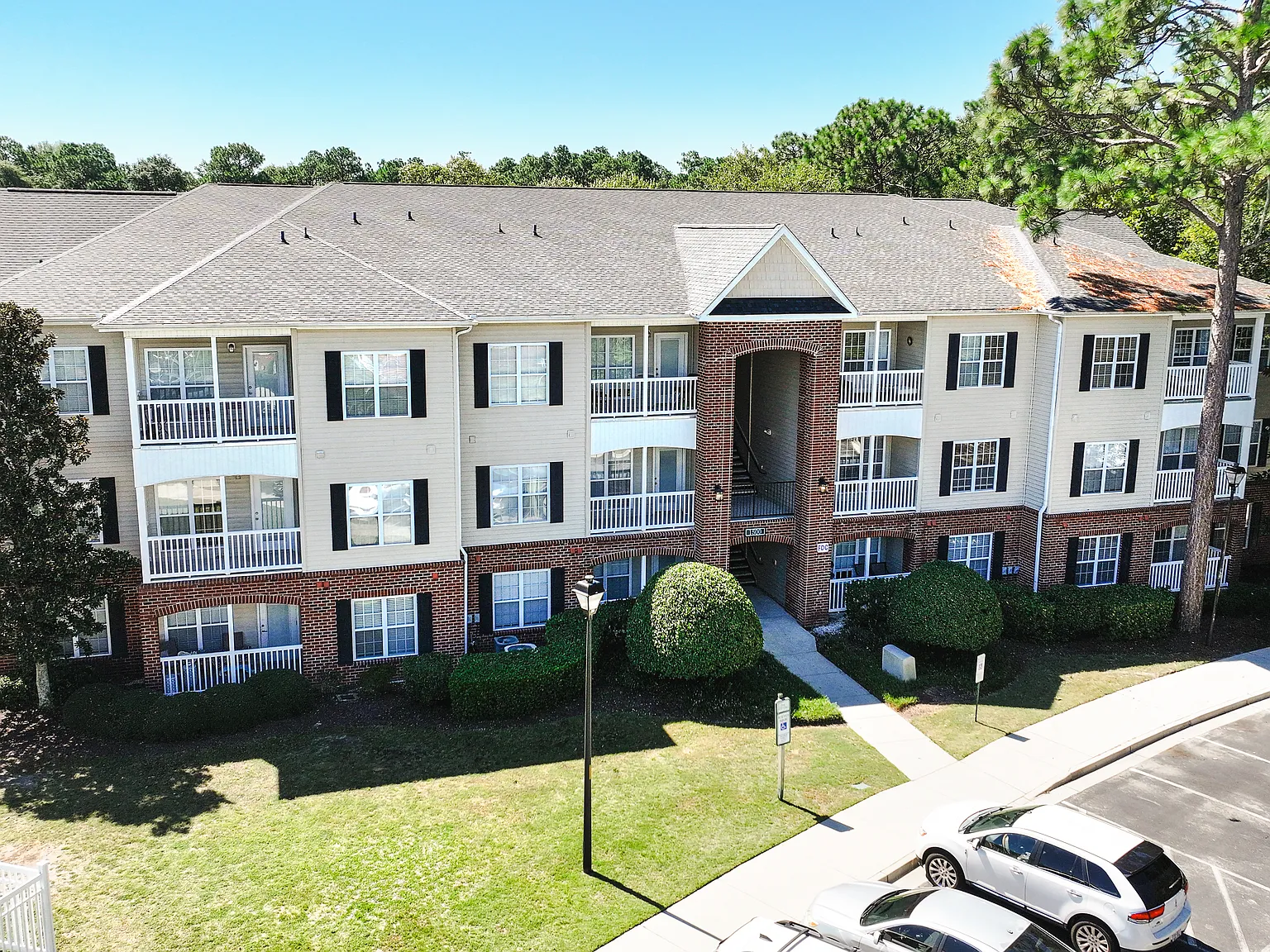 1 bed, 749 sqft, $1,475 — Photo 1
