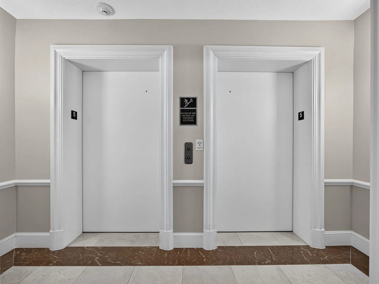 2 bed, 2.0 bath, 1063 sqft, $7,500 — Photo 4