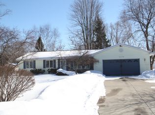 5279 Robinwood Dr, Clyde, MI 48049