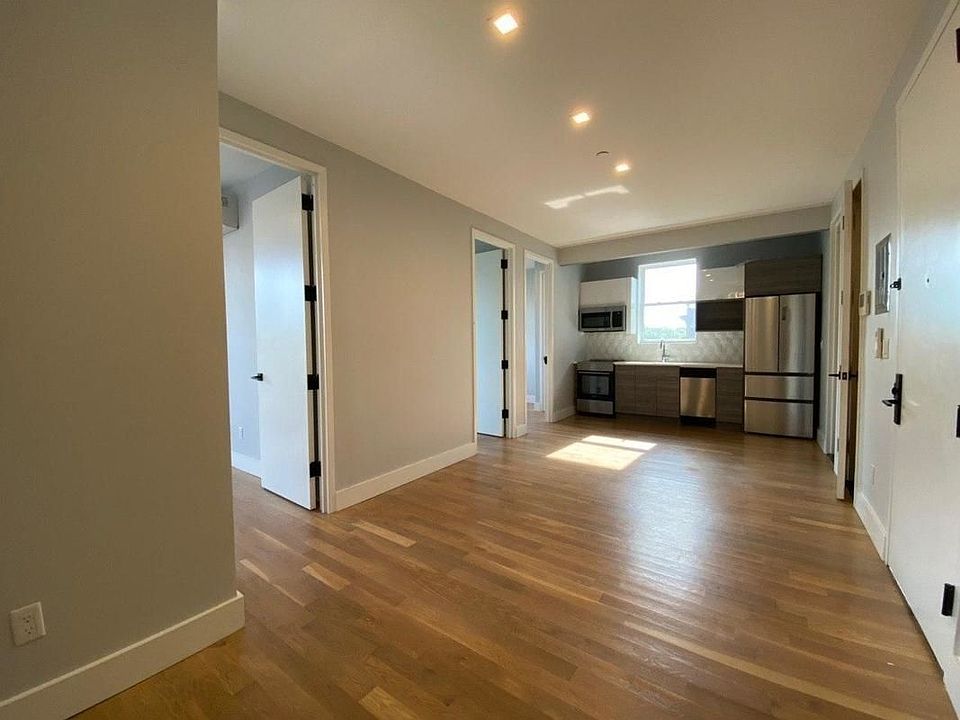 1st image of 745 Lafayette Ave #4R