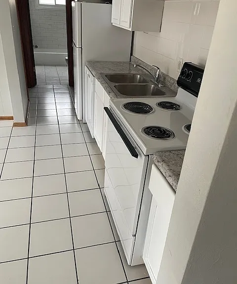 965 Avon St N #9 — Photo 8