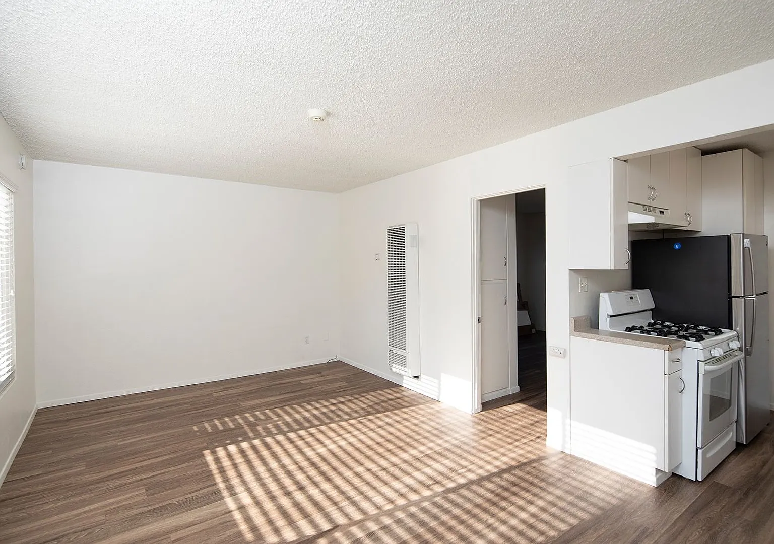 Spacious 1BR in Great Ocean Beach/Point Loma Area! — Photo 2