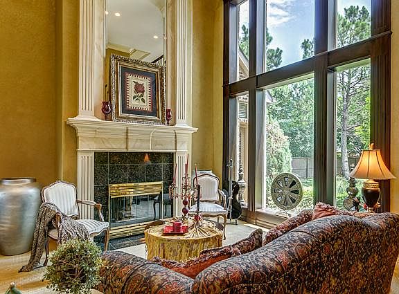 2nd image of 615 Logans Ln